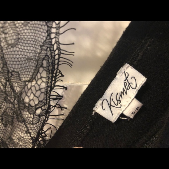 Black longsleeve with detailed back - Picture 3 of 3